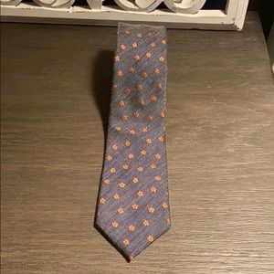 Gray tie